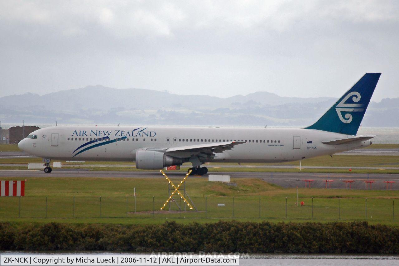 ZK-NCK, 1997 Boeing 767-319/ER C/N 26971, Turning onto the runway for take-off