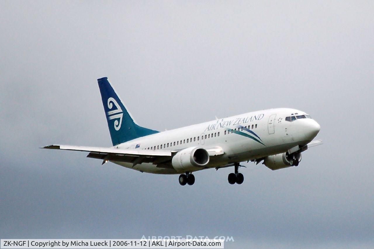 ZK-NGF, 1998 Boeing 737-3U3 C/N 28734, Battling with strong winds on approach to Auckland