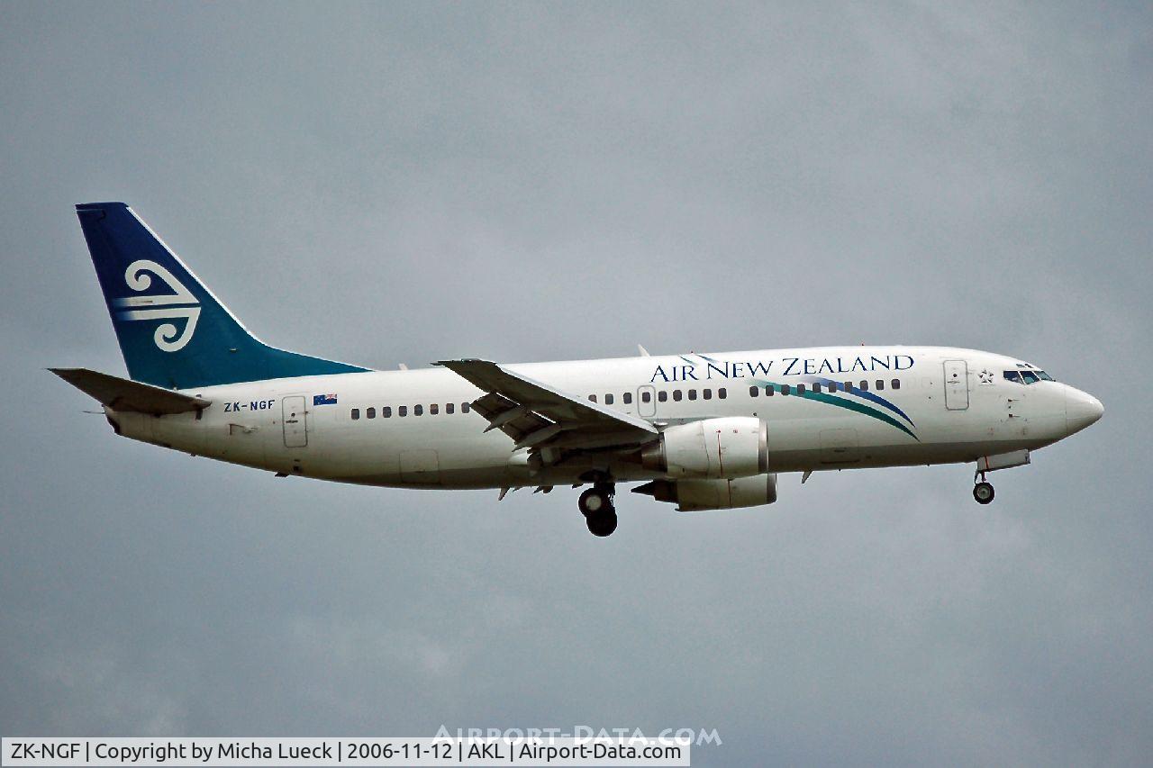 ZK-NGF, 1998 Boeing 737-3U3 C/N 28734, On approach to Auckland
