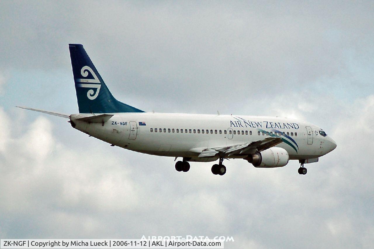 ZK-NGF, 1998 Boeing 737-3U3 C/N 28734, on finals at Auckland