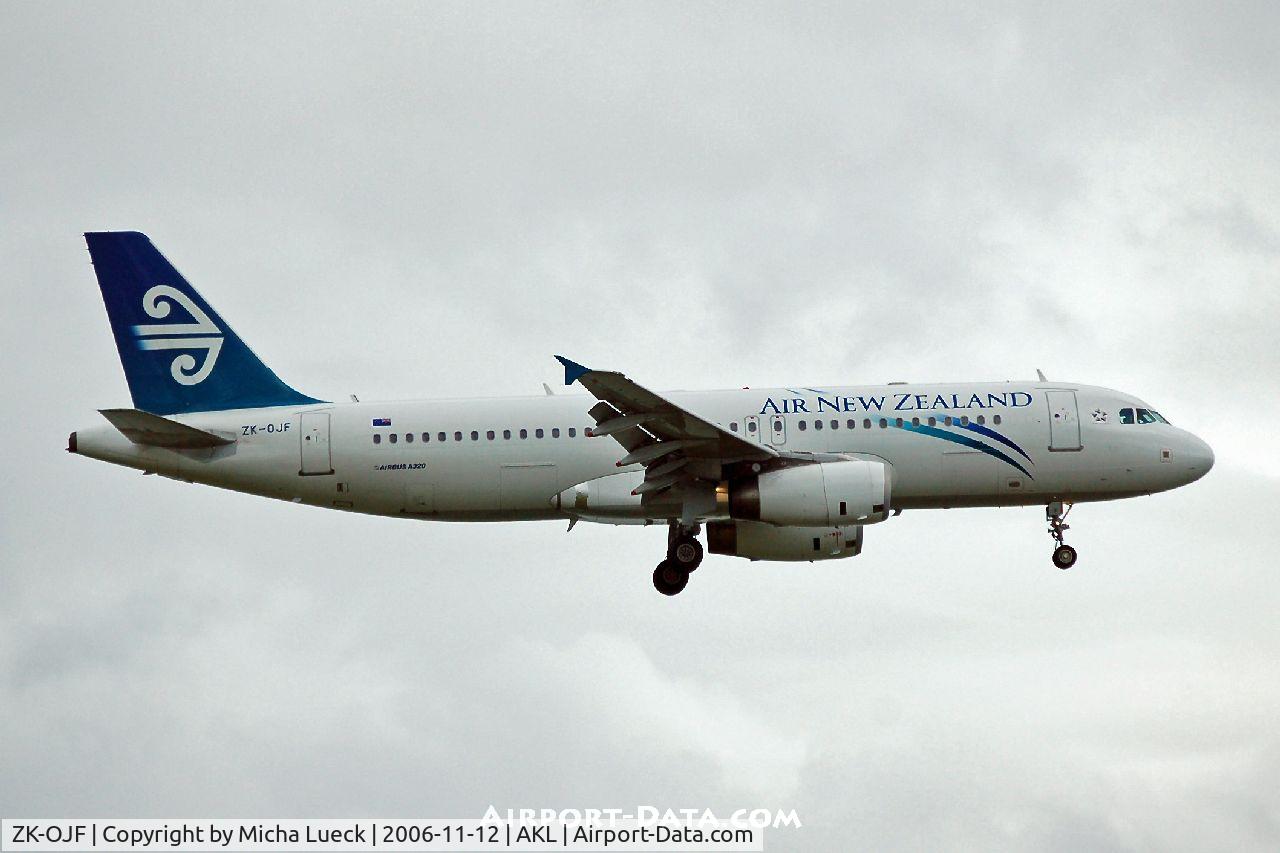 ZK-OJF, 2003 Airbus A320-232 C/N 2153, On approach to Auckland