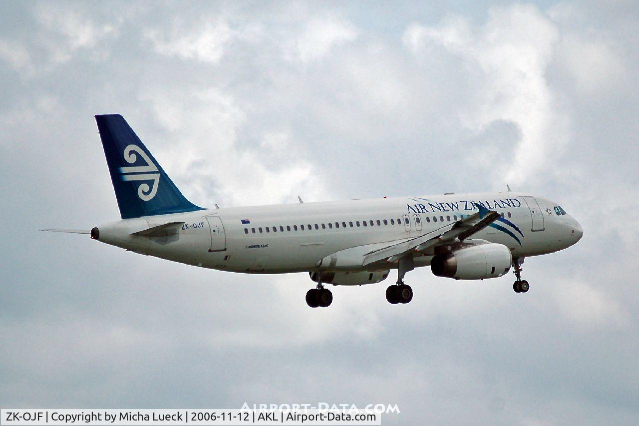 ZK-OJF, 2003 Airbus A320-232 C/N 2153, on finals at Auckland