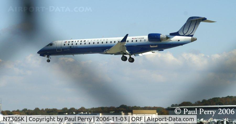 N730SK, 2005 Bombardier CRJ-701 (CL-600-2C10) Regional Jet C/N 10193, Look at the high lift devices on the wing going to work!