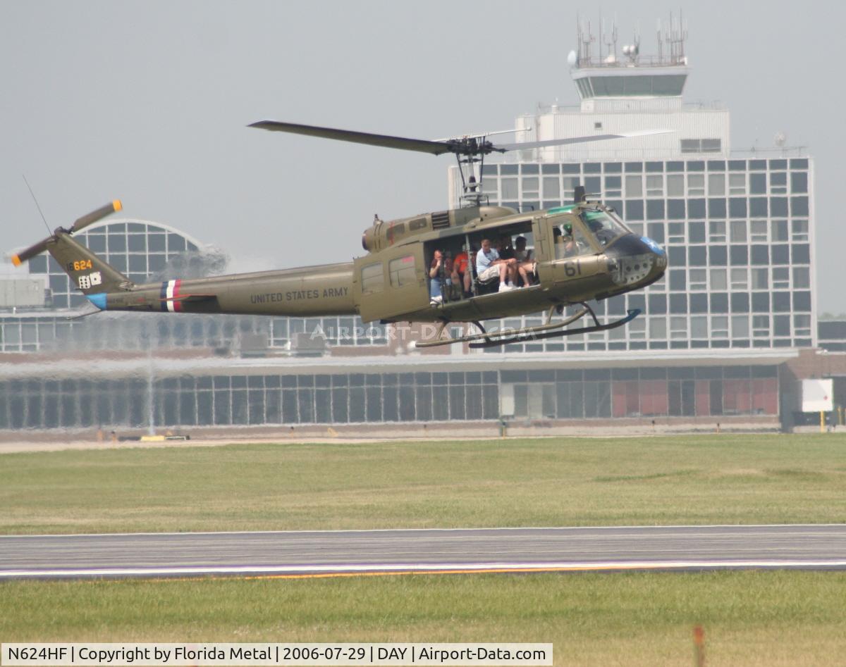 N624HF, 1966 Bell UH-1D Iroquois C/N 8819, Huey giving rides