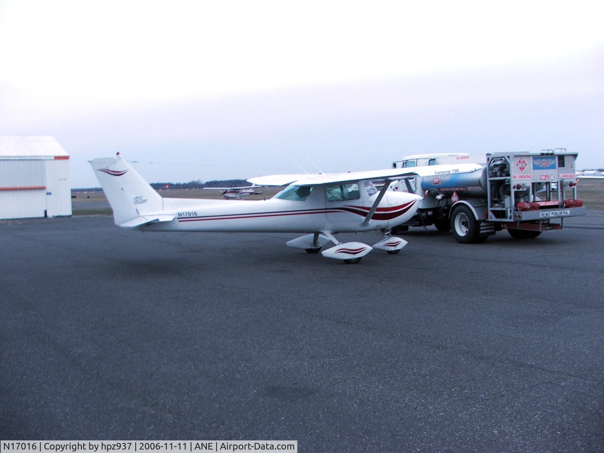 N17016, 1972 Cessna 150L C/N 15073583, Getting Fueled Up