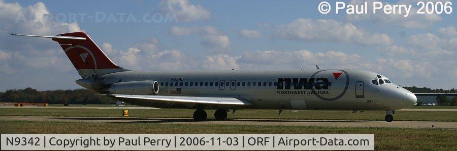 N9342, 1969 Douglas DC-9-31 C/N 47391, Headed down the taxiway for a RWY5 departure