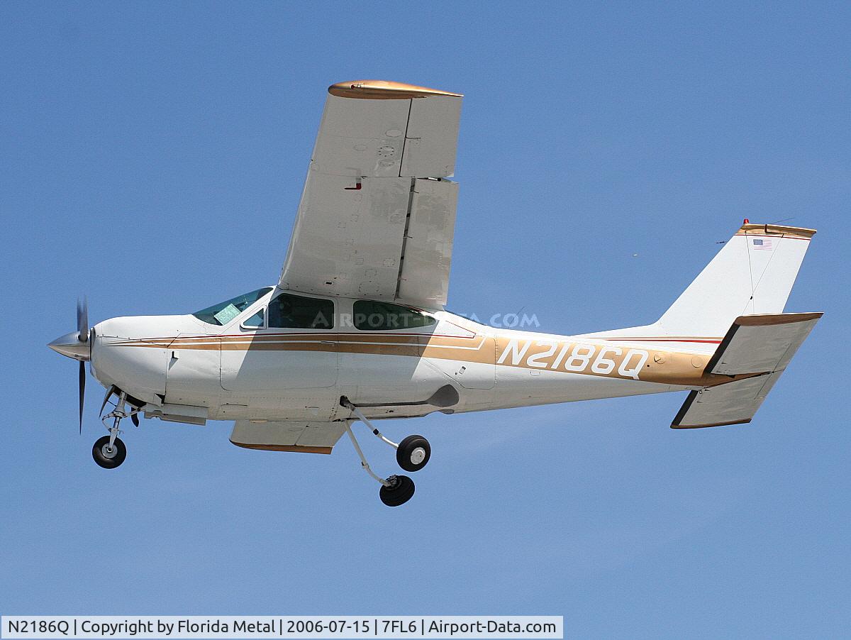 N2186Q, 1974 Cessna 177RG Cardinal C/N 177RG0586, wheels up