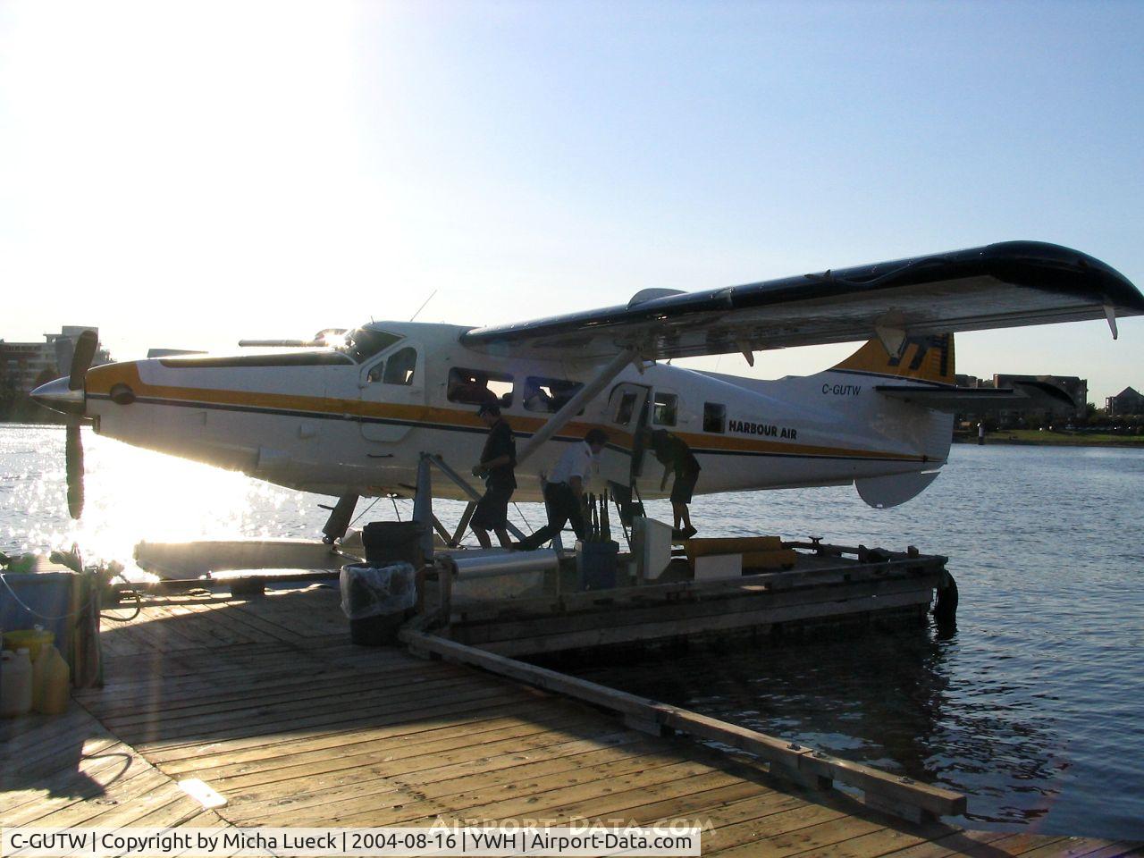 C-GUTW, 1960 De Havilland Canada DHC-3 Turbo Otter Otter C/N 405, Getting ready for the last evening departure to Vancouver Coal Harbour