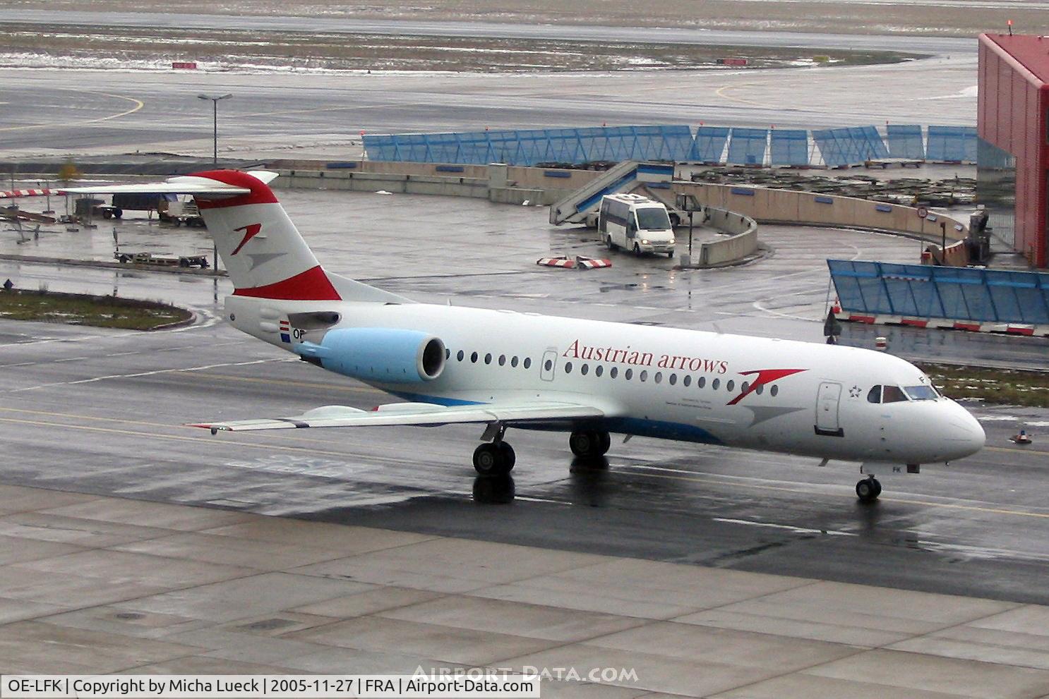 OE-LFK, 1995 Fokker 70 (F-28-0070) C/N 11555, Taxiing to the runway