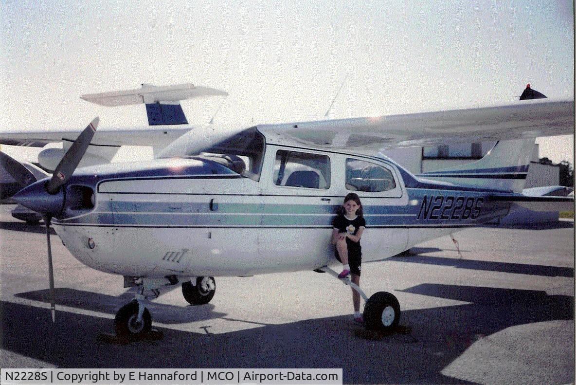 N2228S, 1976 Cessna 210L Centurion C/N 21061173, Aircraft at MCO