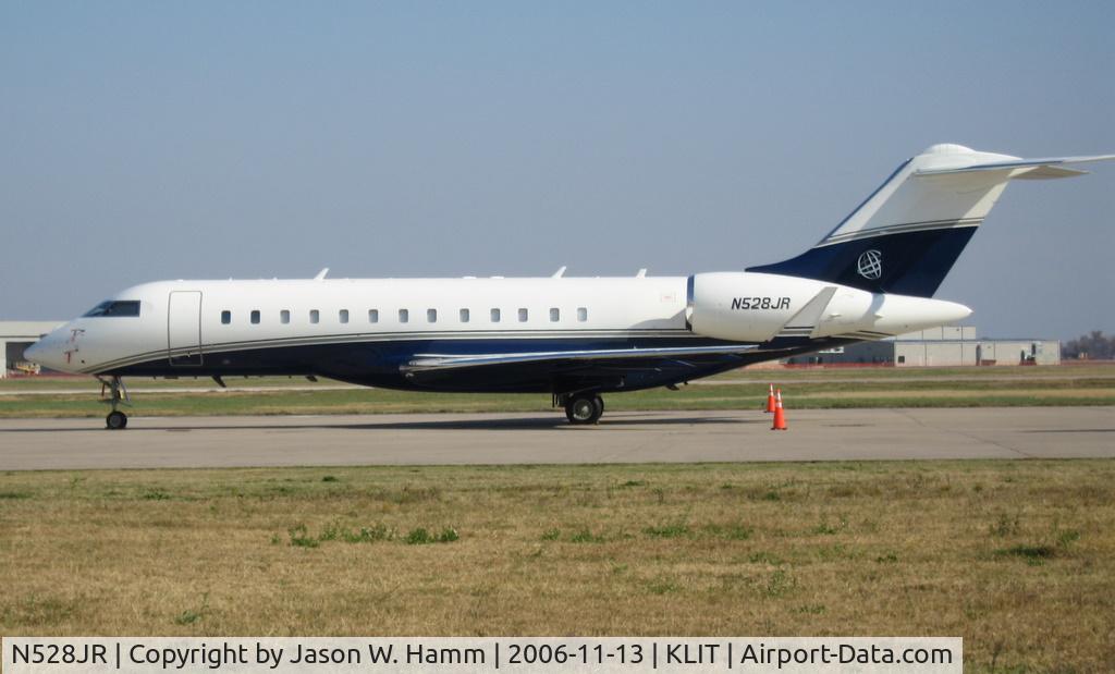 N528JR, 2005 Bombardier BD-700-1A10 Global Express C/N 9177, First time visitor to LIT.