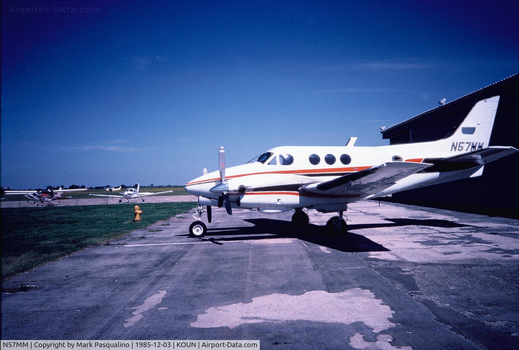 N57MM, 1966 Beech 65-A90 C/N LJ-126, Beech A90