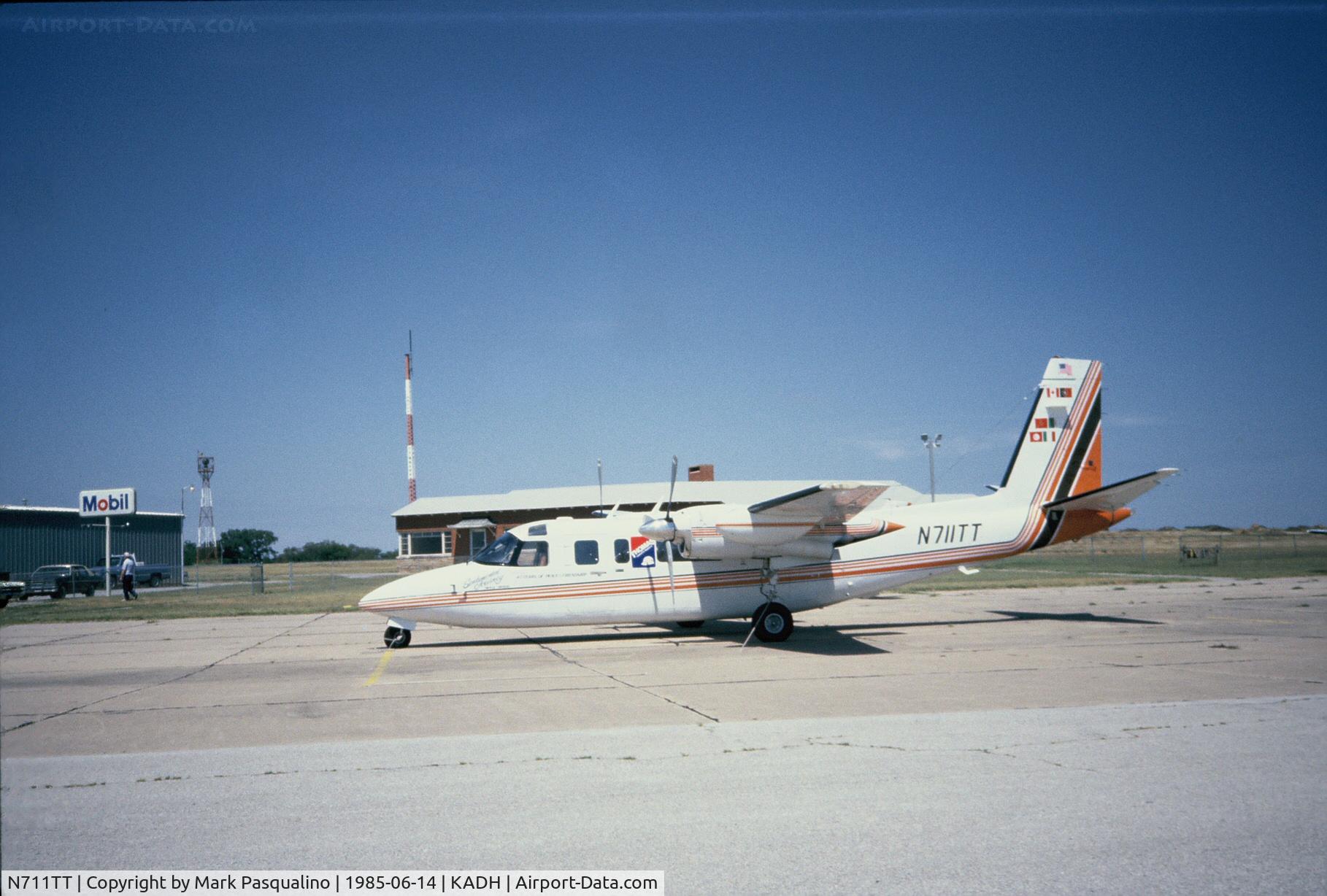 N711TT, 1976 Rockwell International 690B C/N 11362, Commander 690