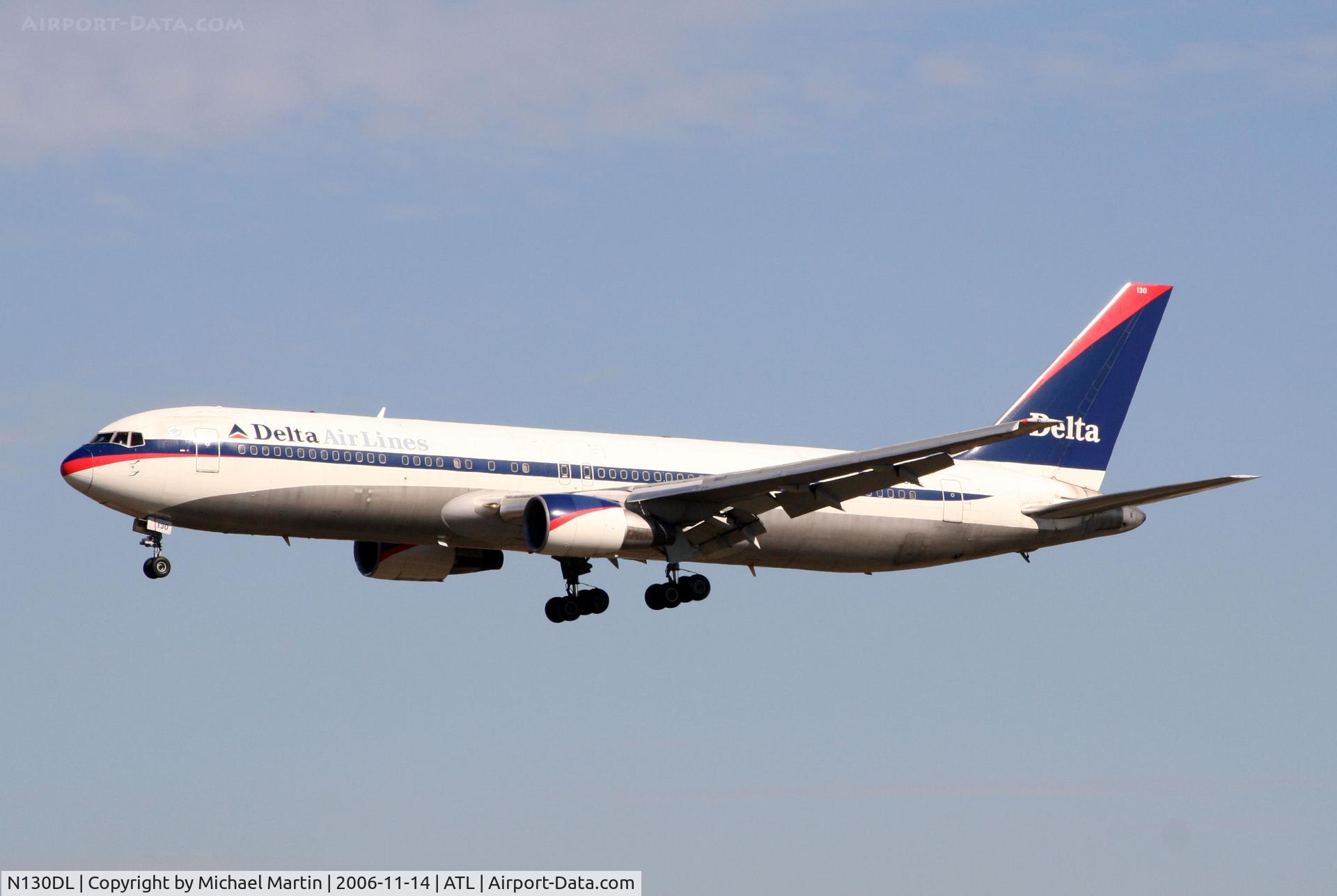 N130DL, 1988 Boeing 767-332 C/N 24080, On final for Runway 27L