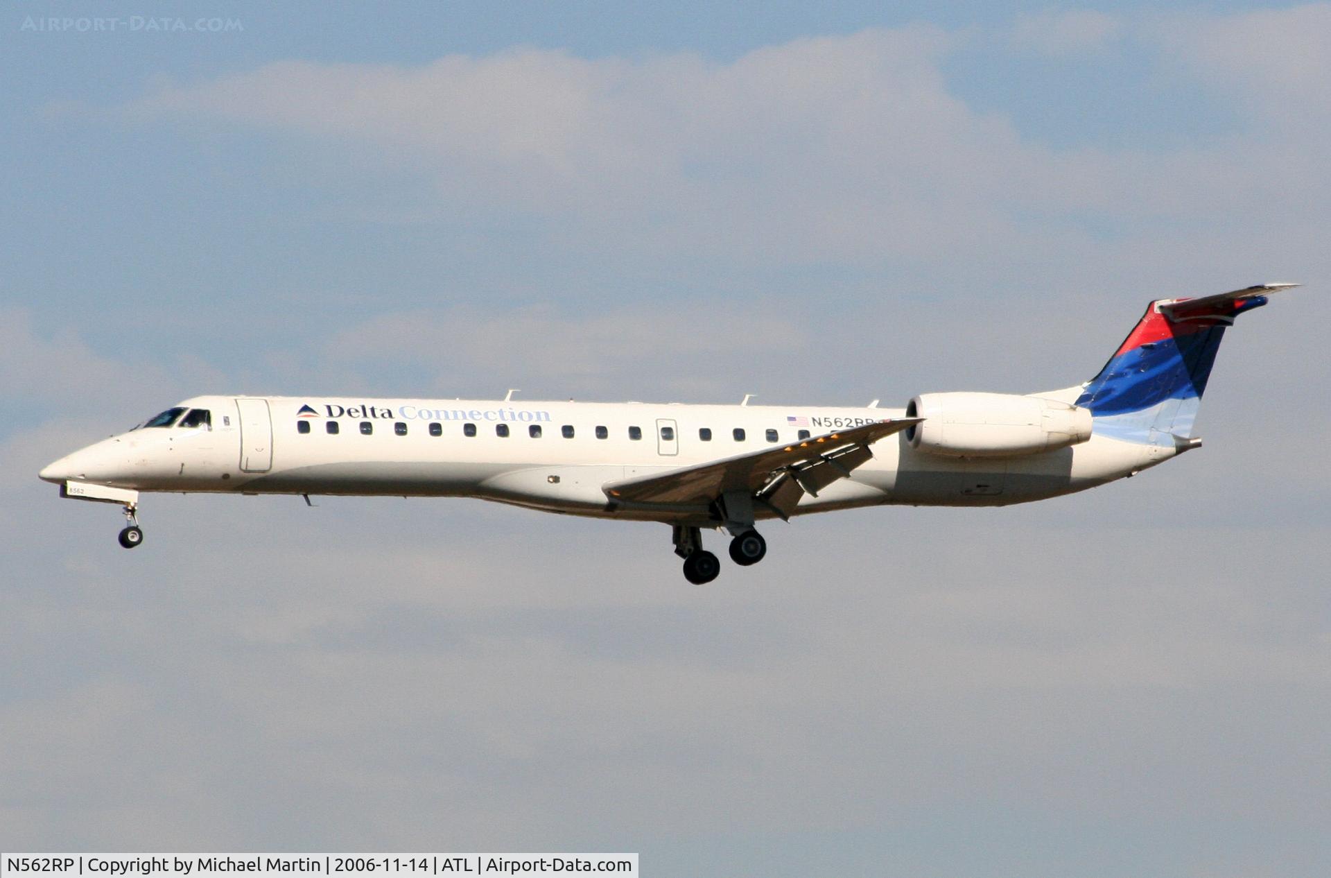 N562RP, 2002 Embraer ERJ-145LR (EMB-145LR) C/N 145451, On final for Runway 27L