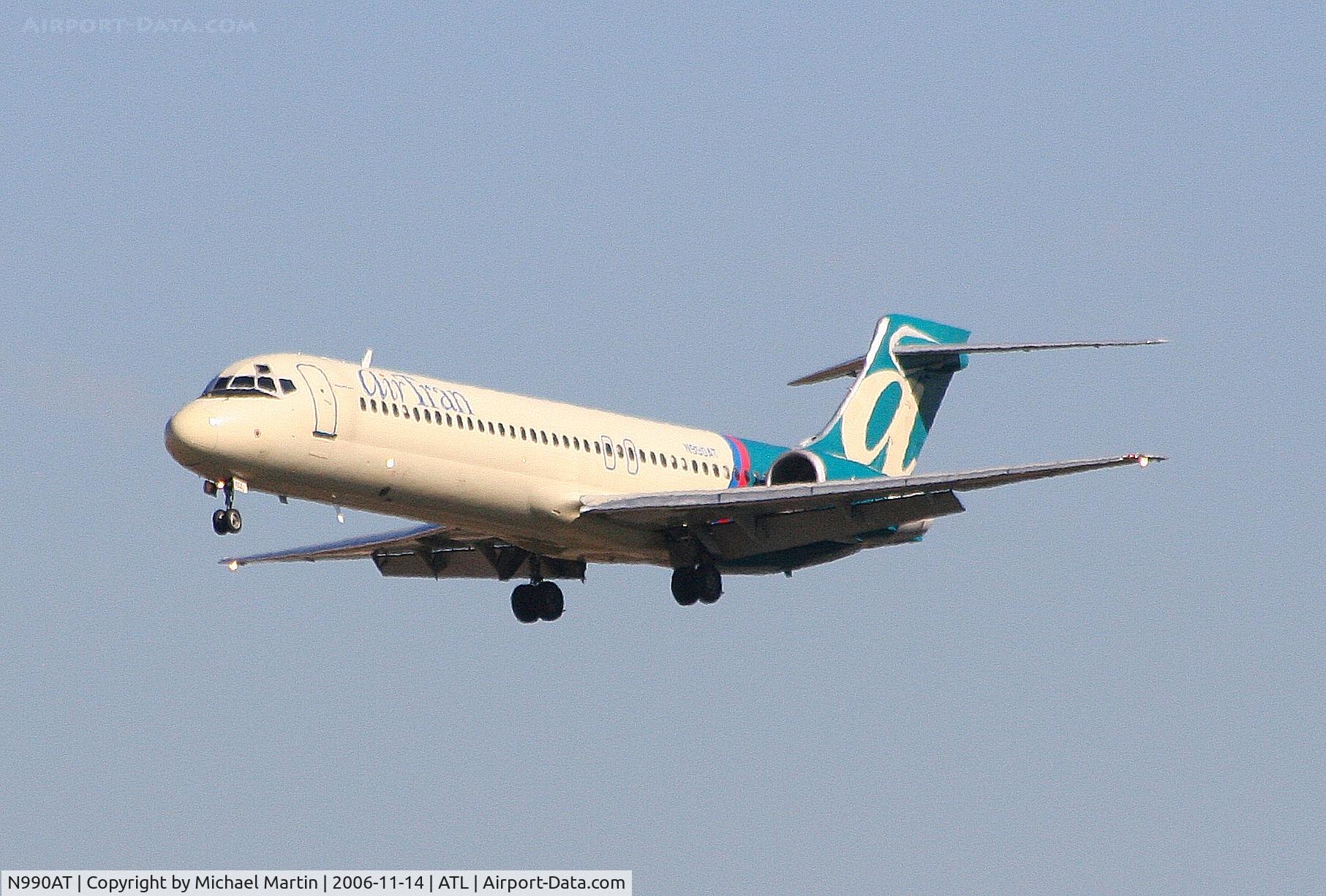 N990AT, 2001 Boeing 717-200 C/N 55134, On final for Runway 27L