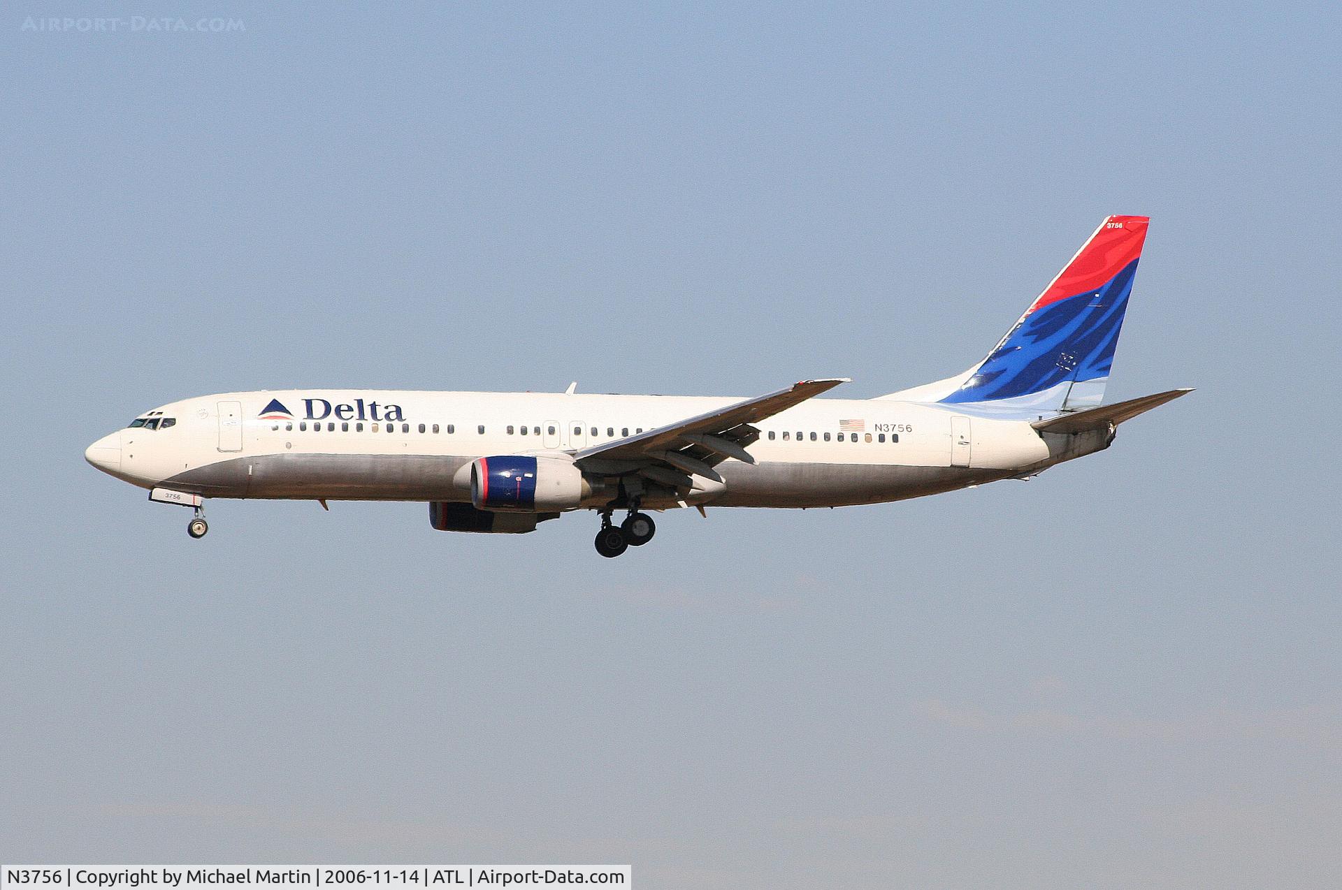 N3756, 2001 Boeing 737-832 C/N 30493, Over the numbers of 27L