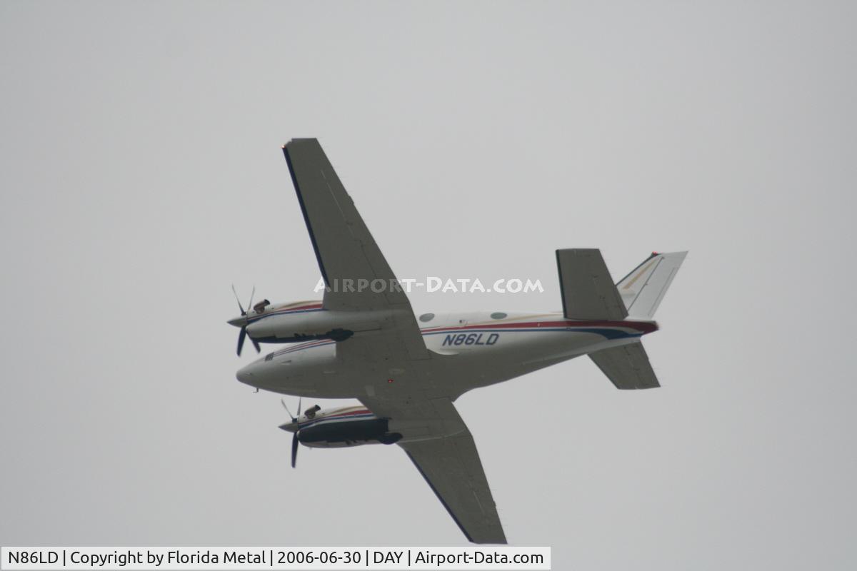 N86LD, 2001 Raytheon Aircraft Company C90A C/N LJ-1631, Take off from Daytona
