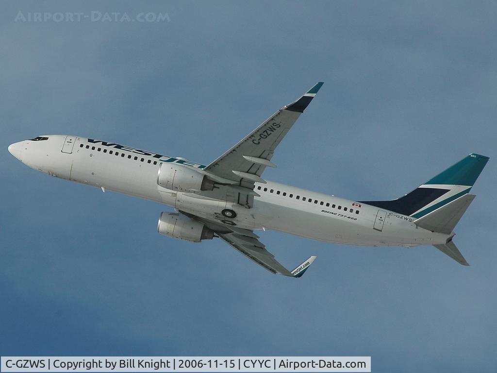 C-GZWS, 2005 Boeing 737-8CT C/N 32770, Leaving 16