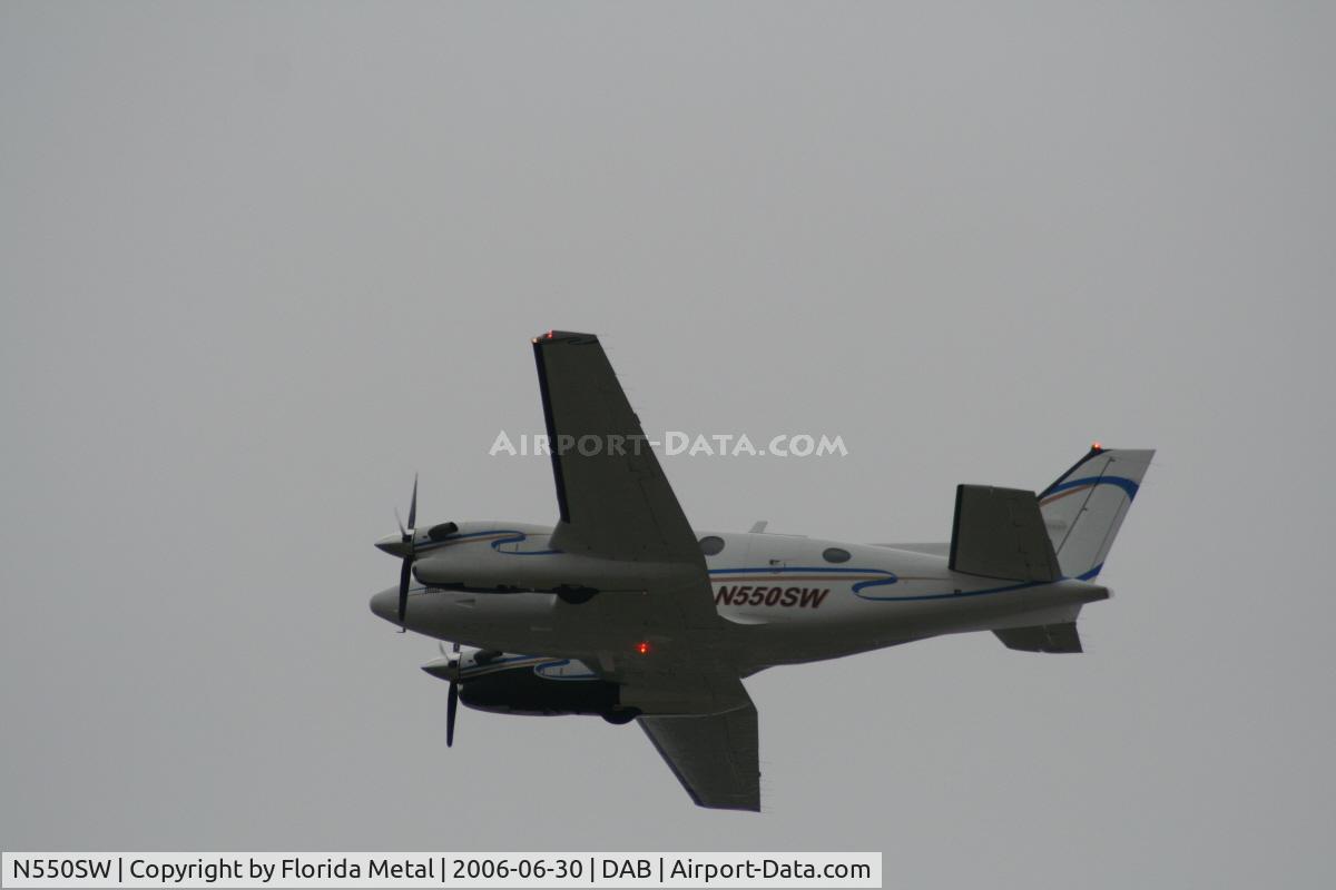 N550SW, Raytheon Aircraft Company C90A C/N LJ-1700, C90