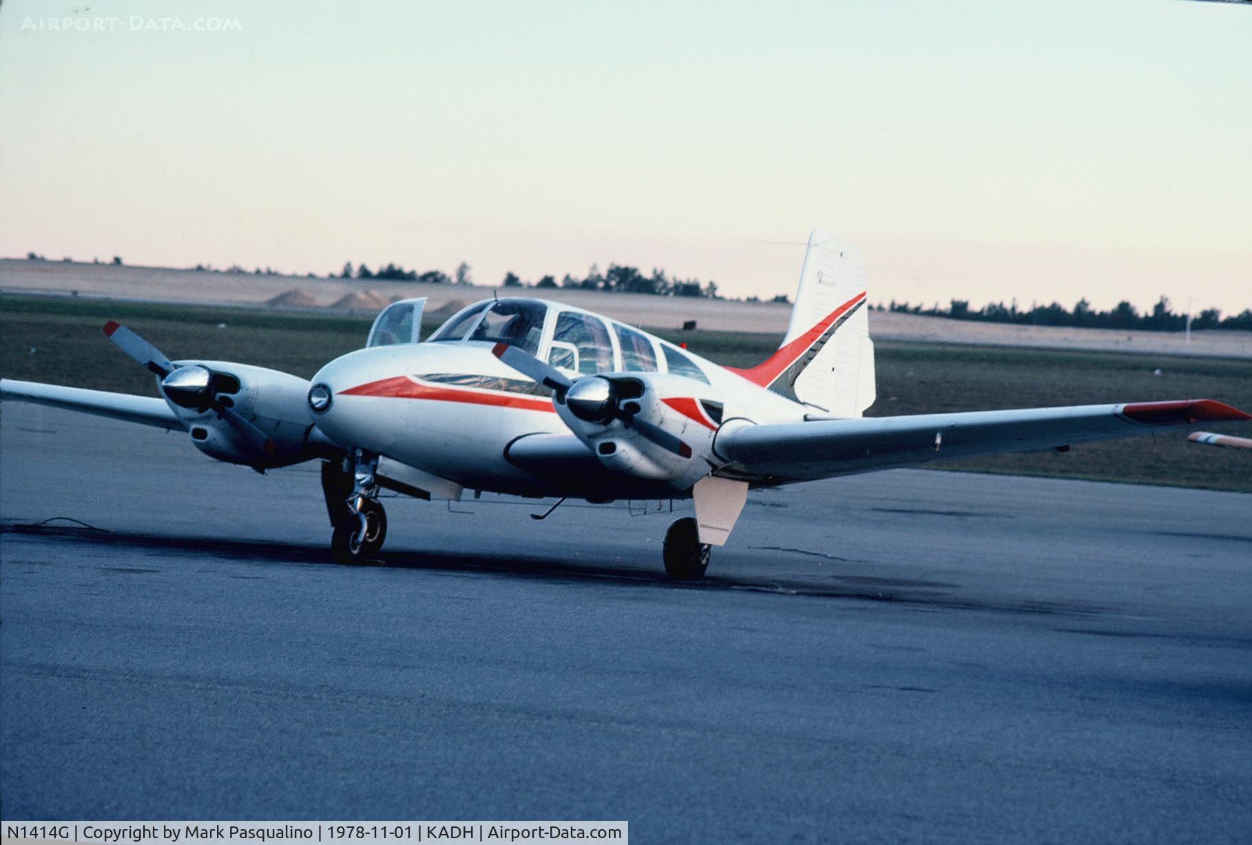 N1414G, 1962 Beech B95A Travel Air C/N TD-520, Beech B95A