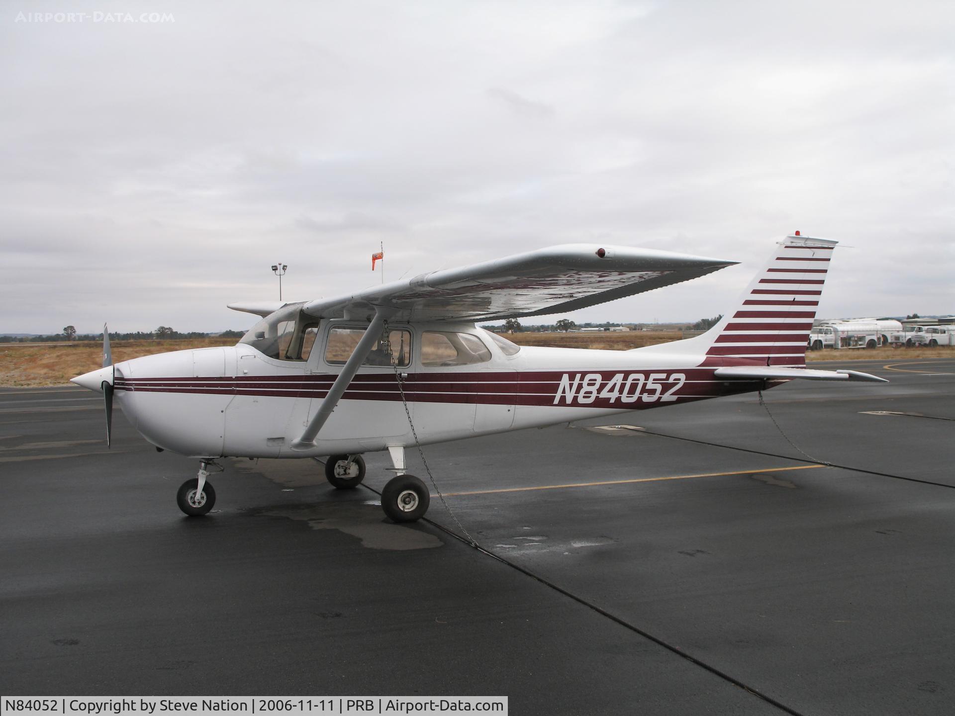 N84052, 1969 Cessna 172K Skyhawk C/N 17258317, Kern Charter Service 1969 Cessna 172K visiting from BKS @ Paso Robles Municipal Airport, CA