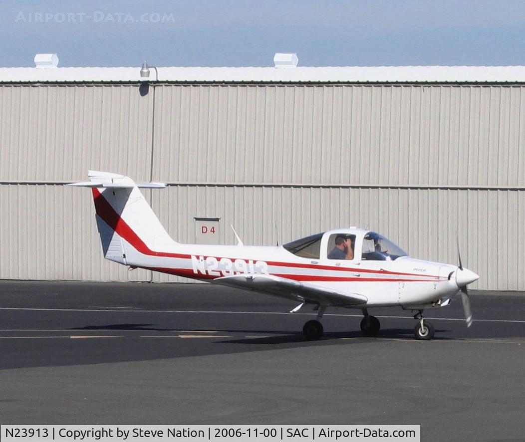 N23913, Piper PA-38-112 Tomahawk Tomahawk C/N 38-79A1064, 1979 Piper PA-38-112 taxying @ Sacramento Exec Airport, CA