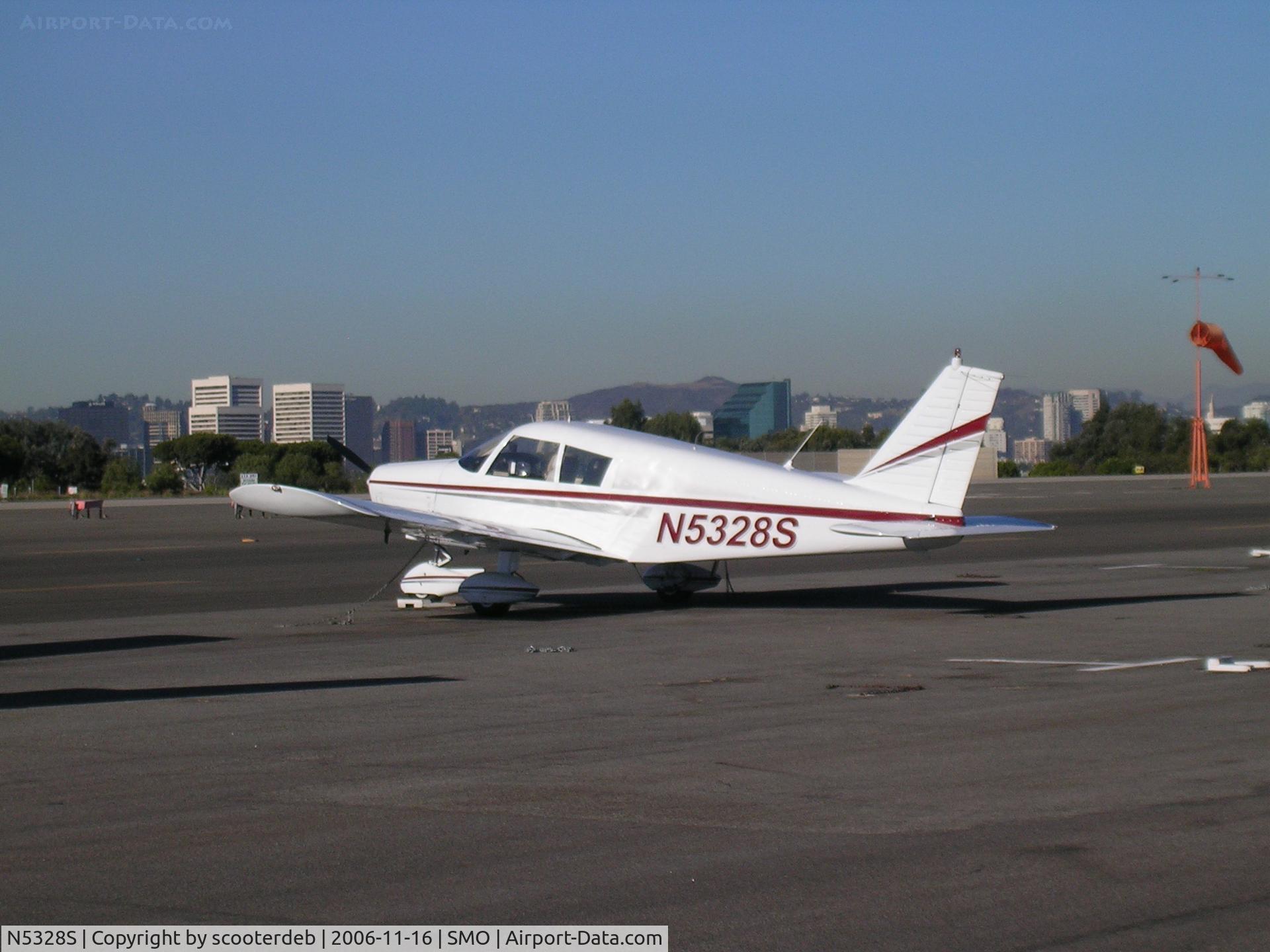 N5328S, 1970 Piper PA-28-140 C/N 28-26940, At SMO