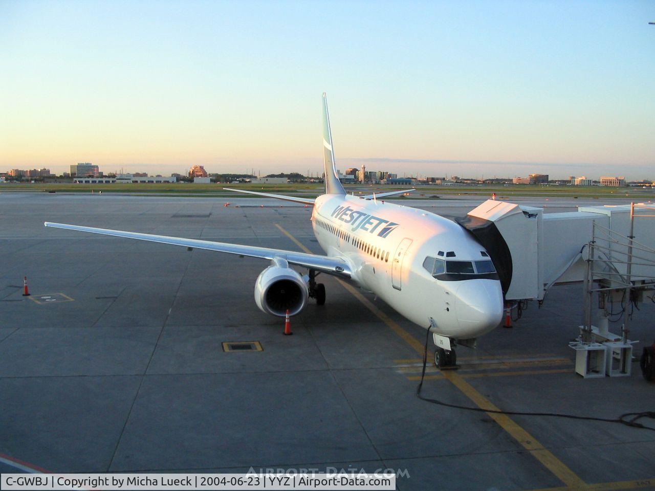C-GWBJ, 2003 Boeing 737-7CT C/N 32754, Early morning at Toronto's terminal 2