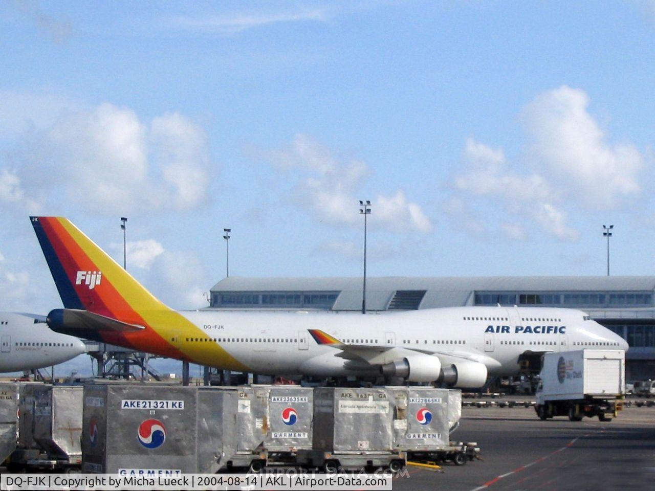 DQ-FJK, 1989 Boeing 747-412 C/N 24064, Being loaded