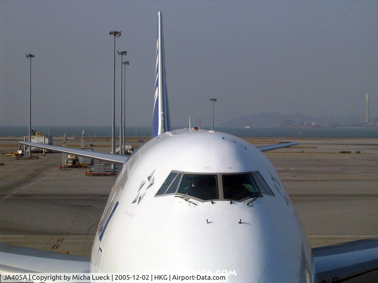 JA405A, 2000 Boeing 747-481 C/N 30322, Nice office...