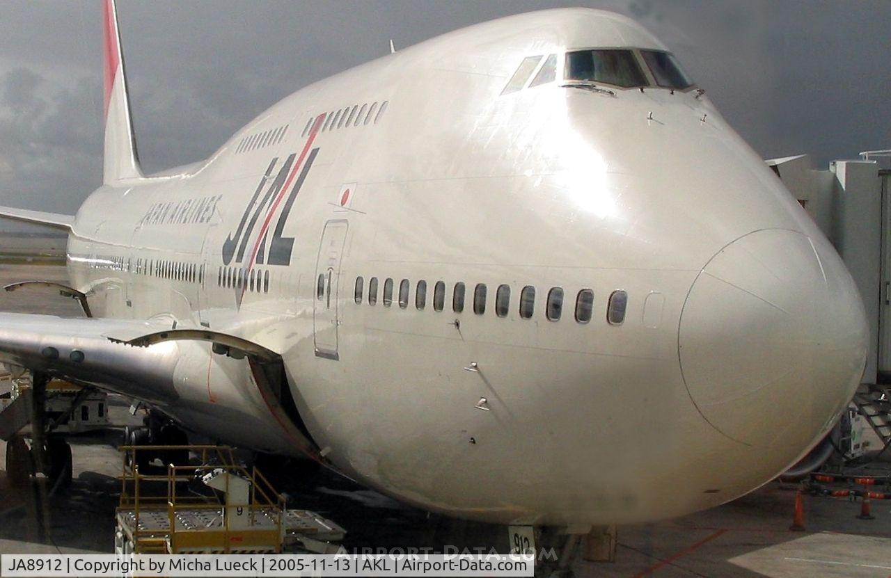 JA8912, 1994 Boeing 747-446 C/N 27099, Nice office...