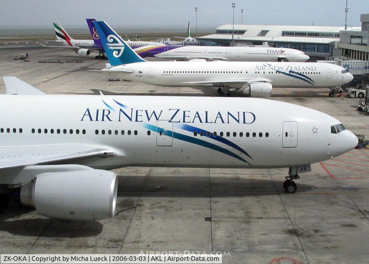 ZK-OKA, 2005 Boeing 777-219/ER C/N 29404, B 777-200 (ZK-OKA), B 767-300 (ZK-NCL), A 340-600 (HS-TNA) and an A 340-500 of EK