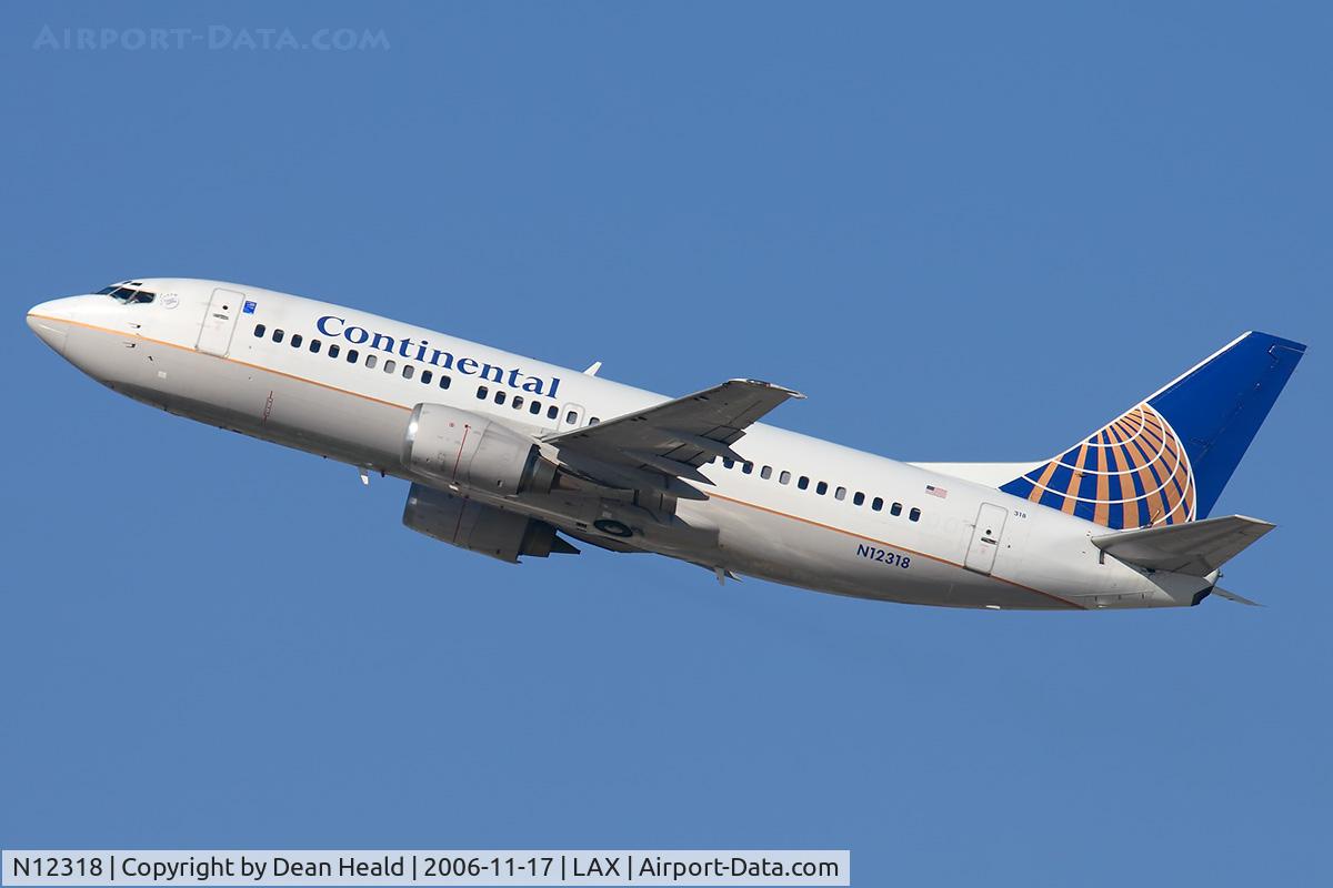 N12318, 1986 Boeing 737-3TO C/N 23369, Continental Airlines N12318 (FLT COA731) climbing out from RWY 25R enroute to George Bush Intercontinental Houston (KIAH).