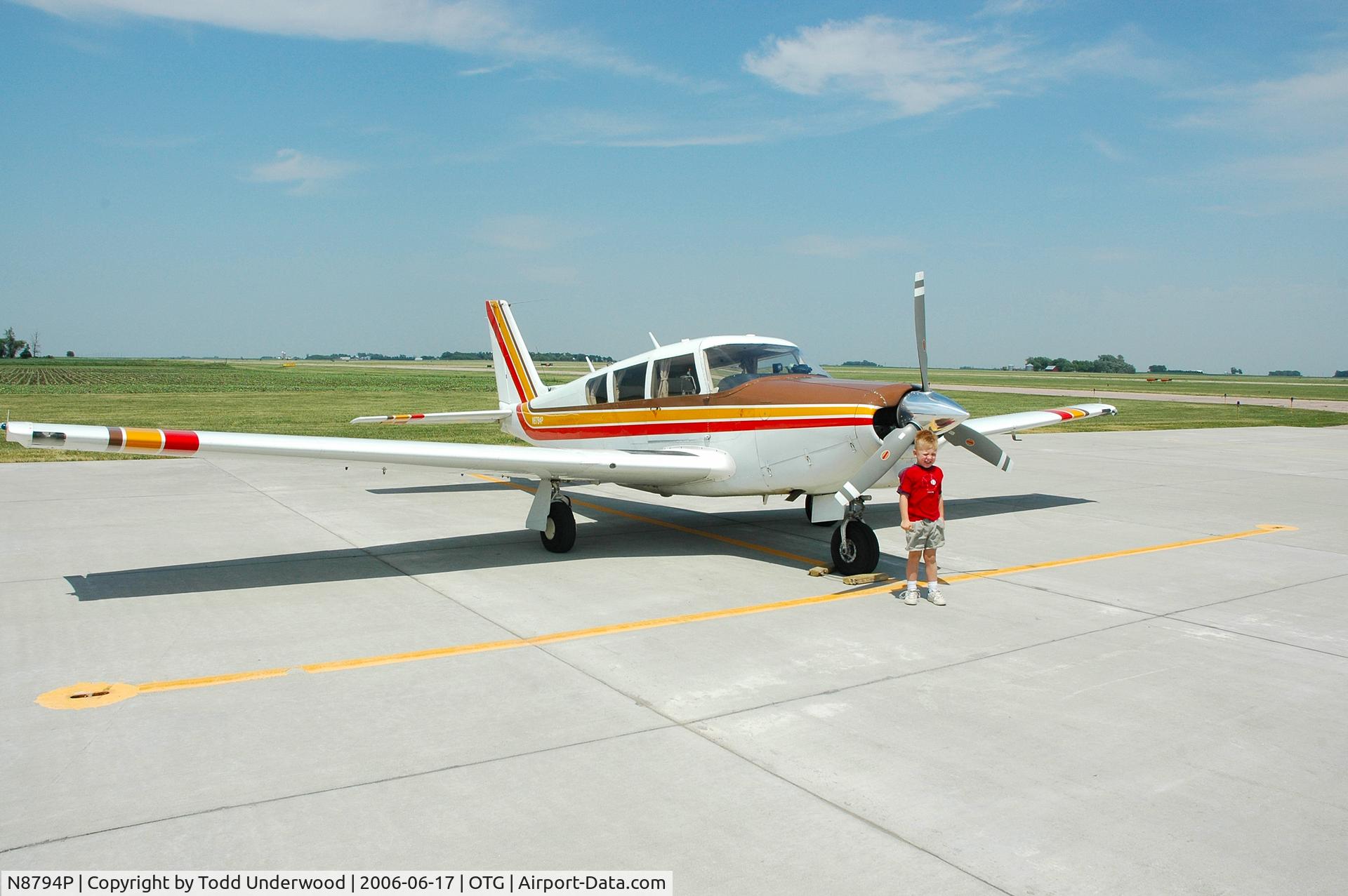 N8794P, 1965 Piper PA-24-260 C/N 24-4247, N8794P at Worthington, MN