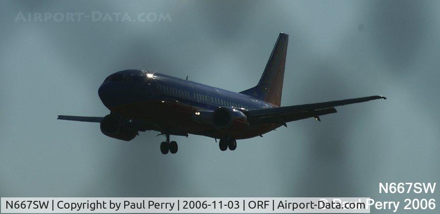 N667SW, 1985 Boeing 737-3T5 C/N 23063, A Southwest bird easing down