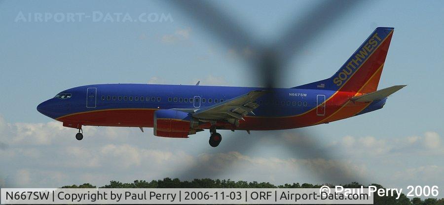 N667SW, 1985 Boeing 737-3T5 C/N 23063, I do like this livery better than their old one, despite the fence