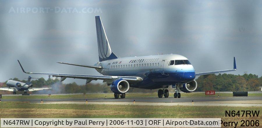 N647RW, 2005 Embraer 170SE (ERJ-170-100SE) C/N 17000067, Taxiing back to the end of runway 5