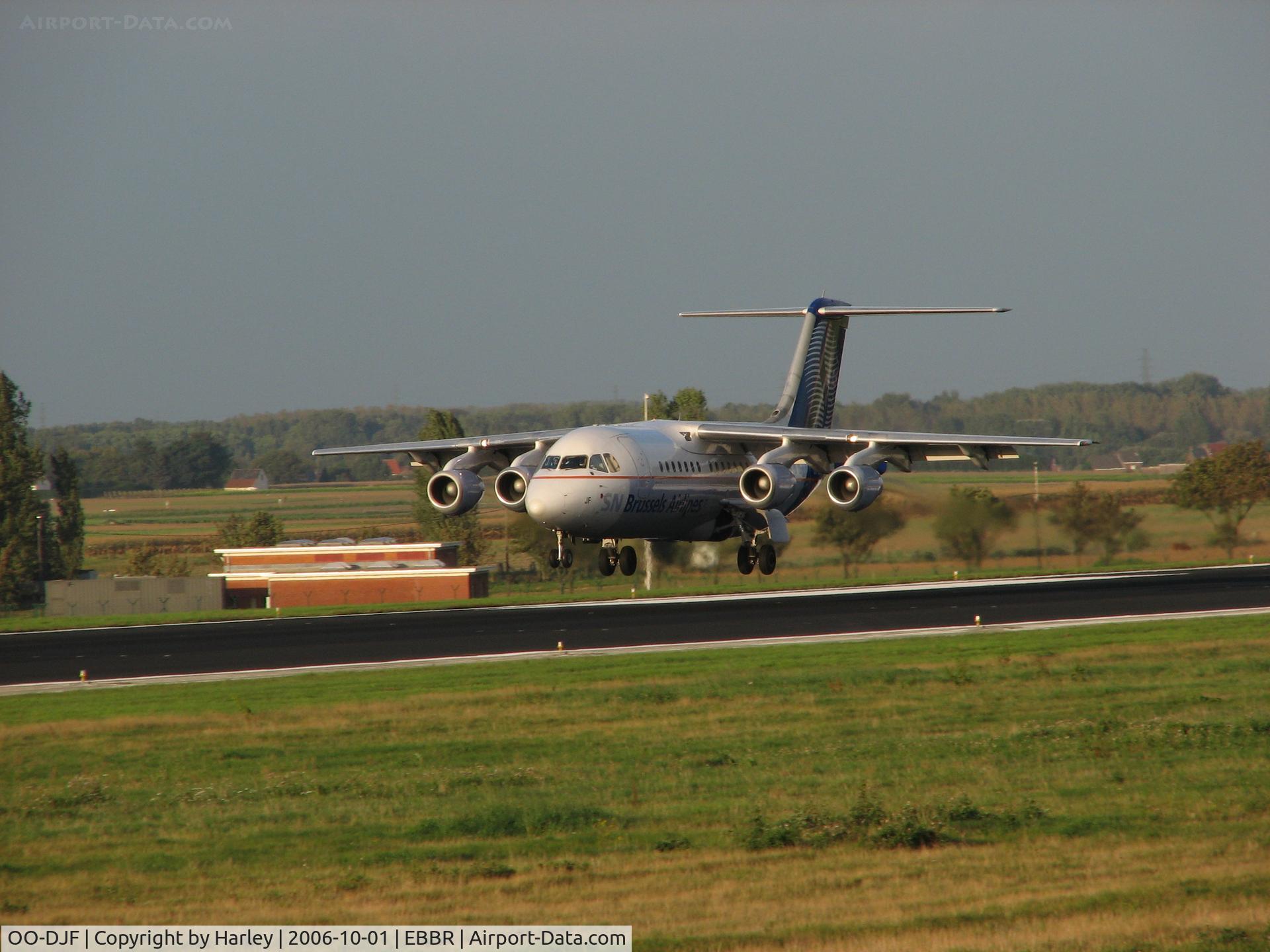 OO-DJF, 1990 British Aerospace BAe.146-200 C/N E2167, Landing RWY 25L in Brussels