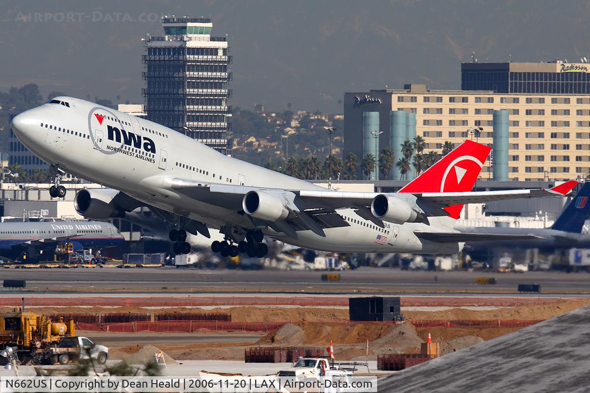 N662US, 1988 Boeing 747-451 C/N 23720, Northwest Airlines N662US (FLT NWA1) climbing out from RWY 25R enroute to Narita Int'l (RJAA).