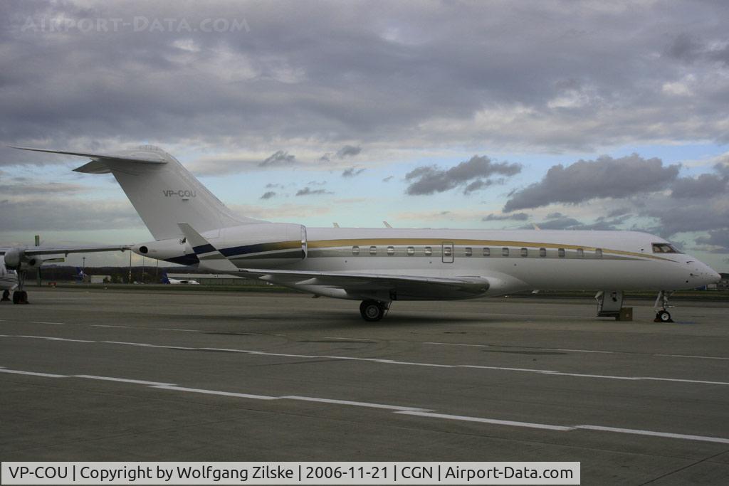 VP-COU, 2001 Bombardier BD-700-1A10 Global Express C/N 9084, visitor