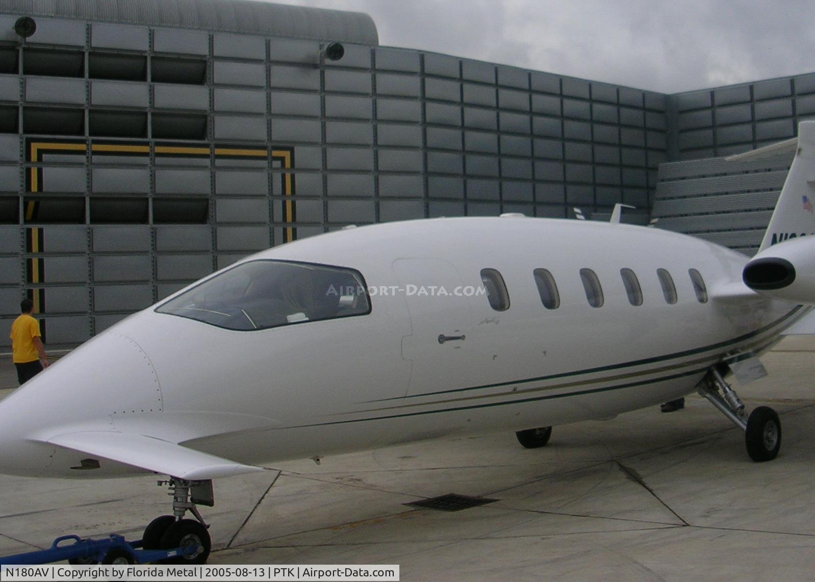 N180AV, 1996 Piaggio P-180 Avanti C/N 1018, Piaggio