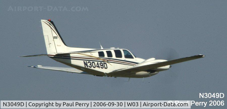 N3049D, 1998 Raytheon Aircraft Company 58 C/N TH-1873, Nice, sedate fly over, lining up her next one