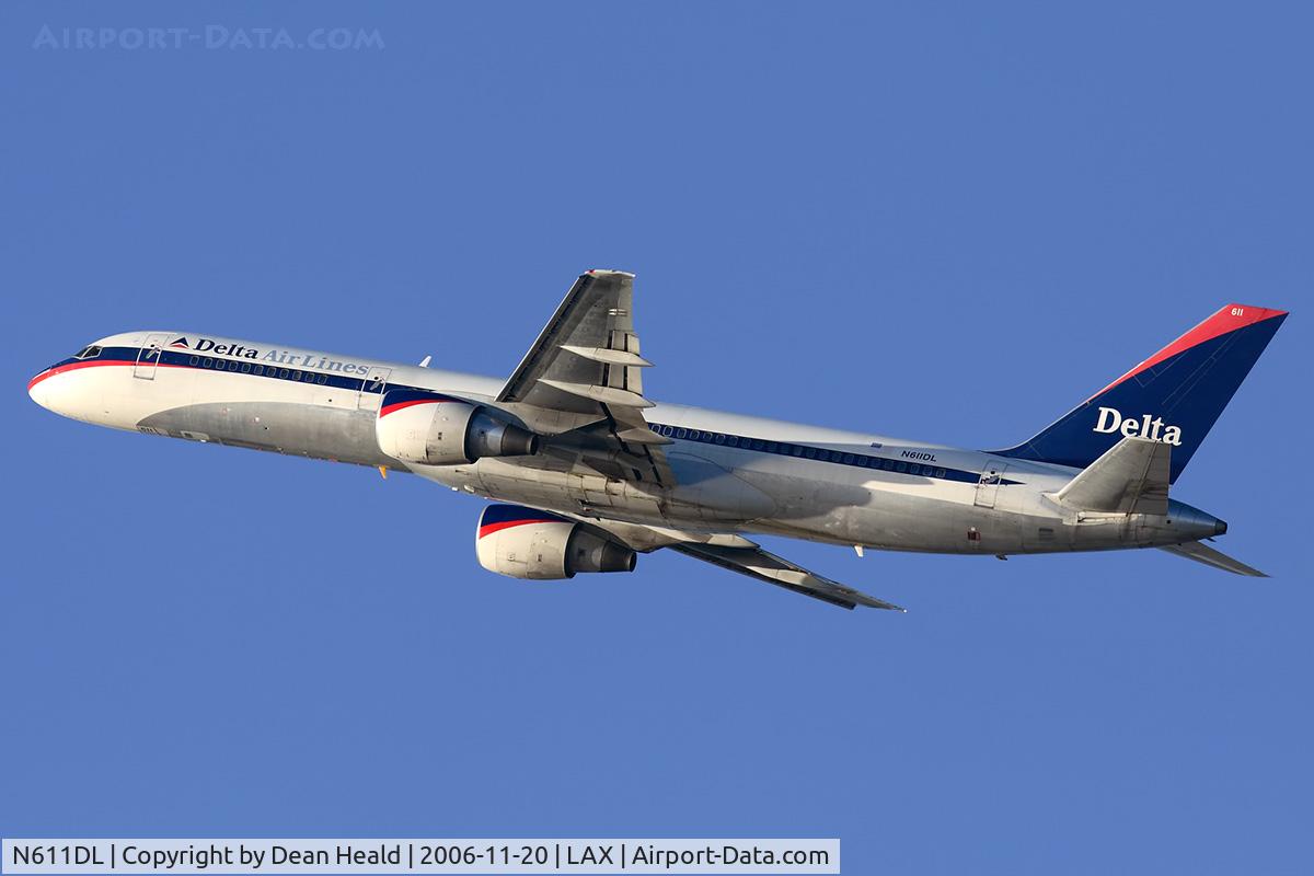 N611DL, 1985 Boeing 757-232 C/N 22818, Delta Airlines N611DL (FLT DAL1162) climbing out from RWY 25R enroute to Salt Lake City Int'l (KSLC).