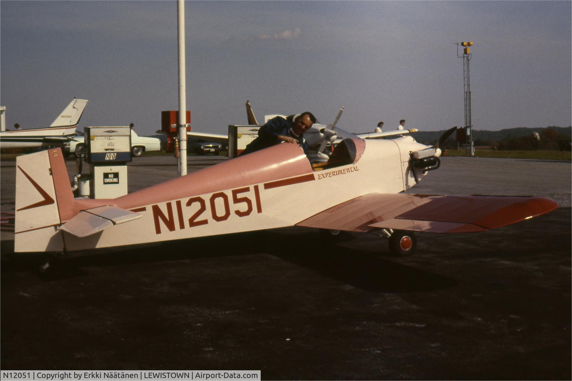 N12051, 1967 Blom TURBULENT C/N 556, Photographed 1982