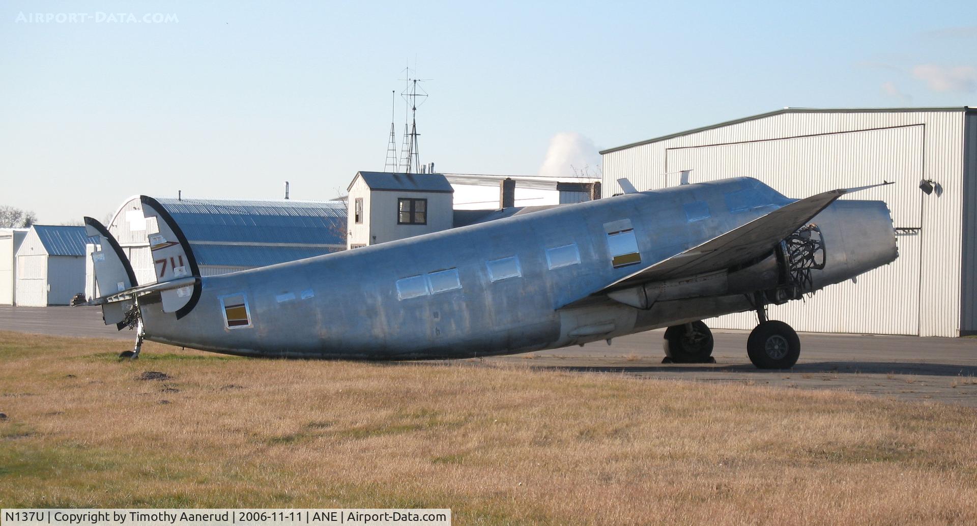 N137U, 1963 Dee Howard Company 500 C/N 500-109, Born Consulting, operated Howard 500's as their corporate aircraft in the early 2000's.  This aircraft and N500HP may have been used by them.  The Dee Howard 500 is a modified Lockheed PV-1 Ventura, and was certified for Air Transport use.