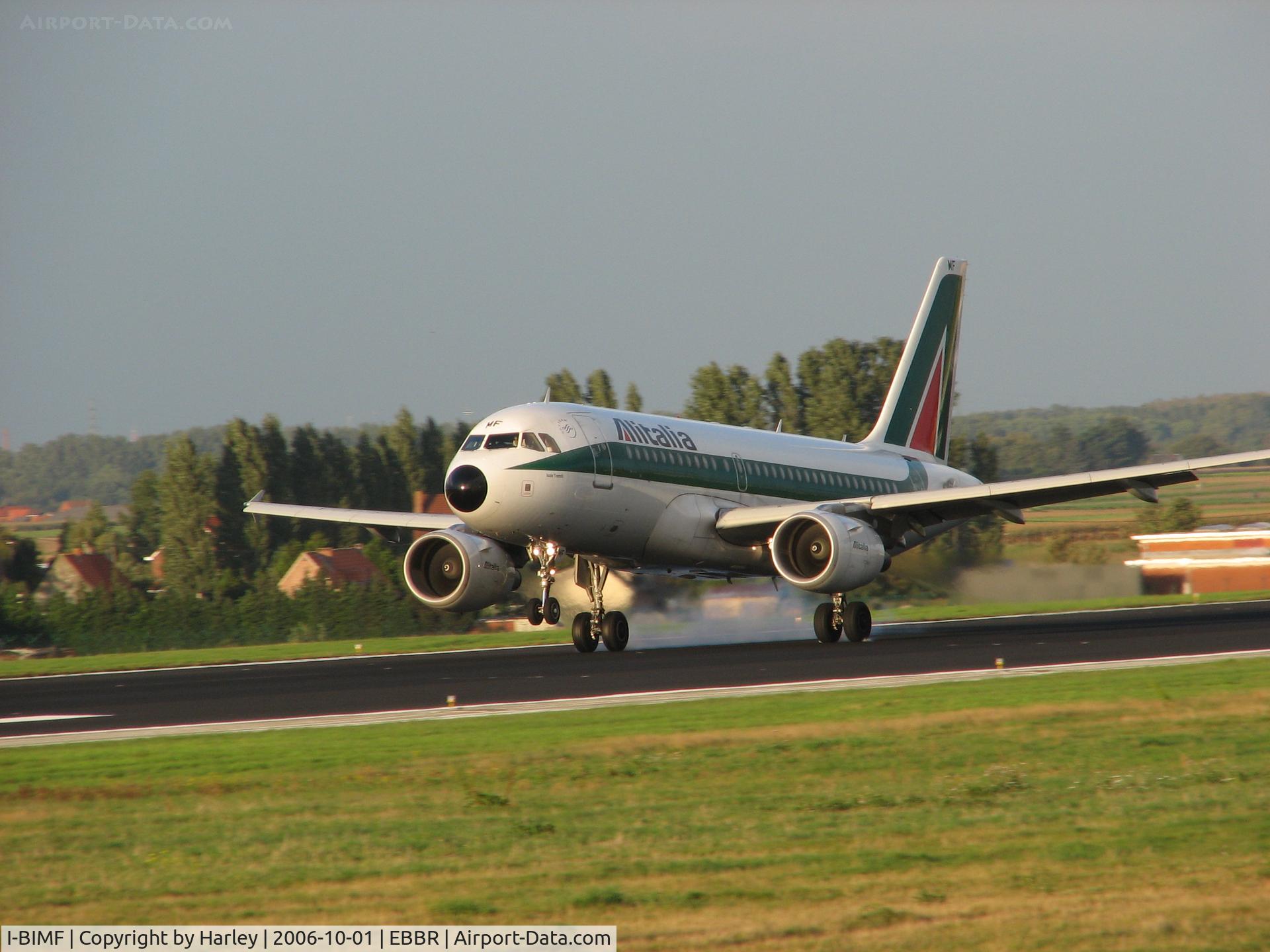 I-BIMF, 2003 Airbus A319-112 C/N 2083, Touch down in Brussels RWY 25L