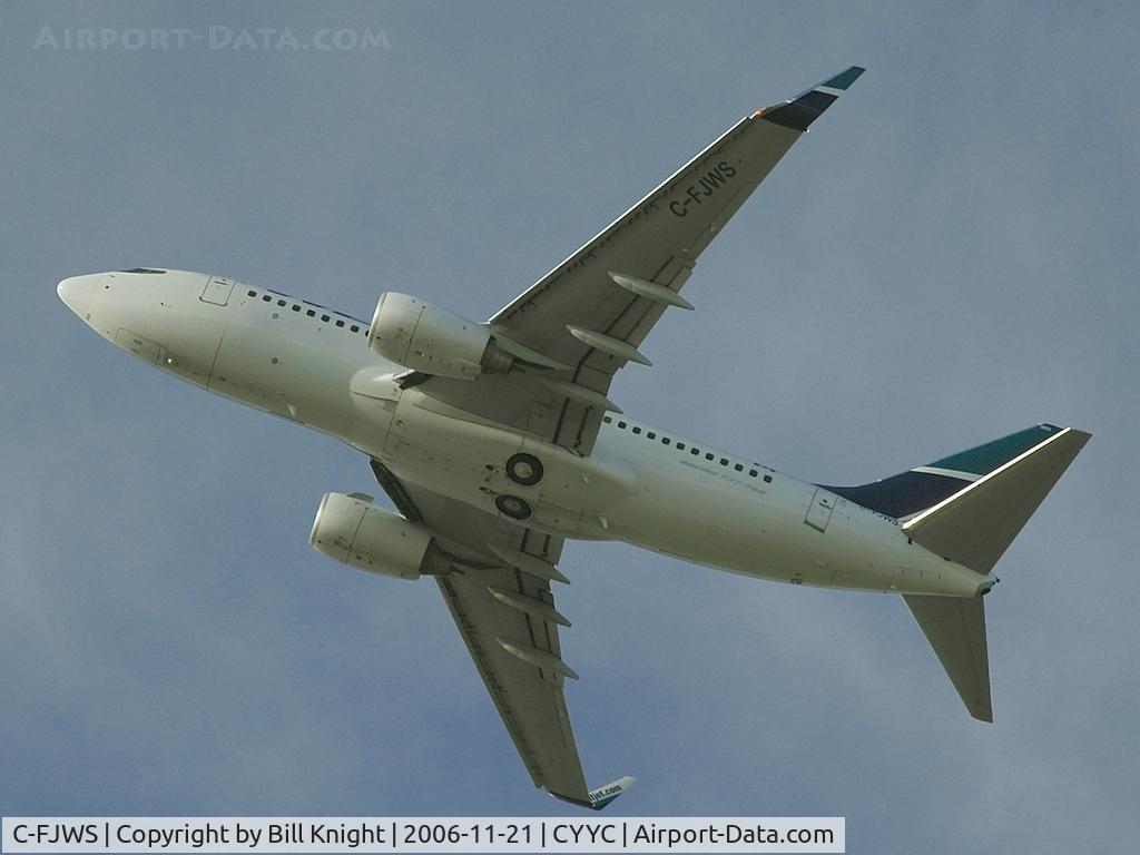 C-FJWS, 2001 Boeing 737-76N C/N 28651, leaving off 16 1hr after arriving