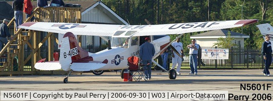 N5601F, Cessna 305F C/N 23785, Easy to spot a FAC across the tarmac
