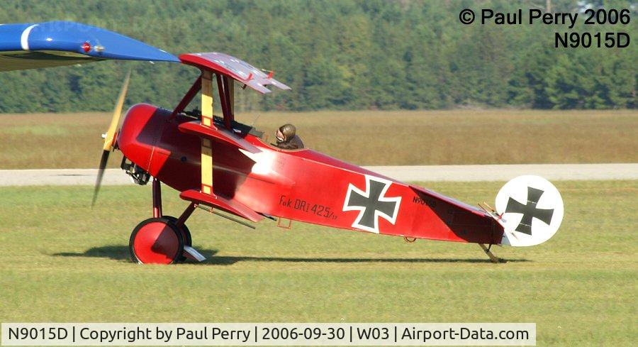 N9015D, Fokker Dr.1 Triplane Replica C/N 528189-AA, Had to land in the grass, since she has an authentic tail skid